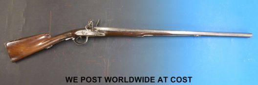 French double barrel side by side sporting gun with 29 in steel barrels, overall length 119cm.