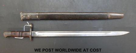 A Remington WWI era bayonet stamped 1913, 4, 17 stamped to blade, with crown and arrow over 3A,