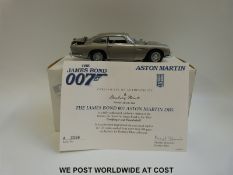 Danbury Mint 1:24 scale diecast model James bond 007 Aston Martin DB5, serial number 2266,