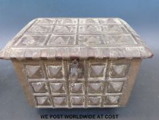 A 19thC Indian carved wooden box with hobnail decoration (27x18x20cm)