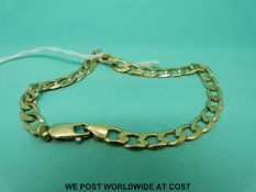 A 9ct gold curb link bracelet (7.