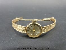 Tissot 9ct gold ladies wristwatch, 16.