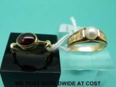 Two 9ct gold rings,