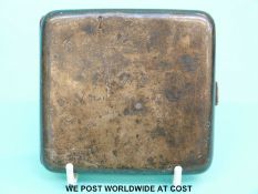 A hallmarked silver cigarette case (119g)