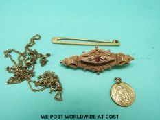 Two 9ct gold brooches,