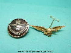 A 9ct gold sweetheart brooch and a silver and tortoiseshell example