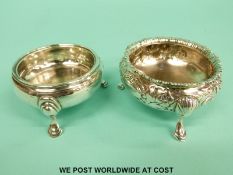 A Georgian hallmarked silver hoof footed open salt, London 1766, makers mark rubbed,