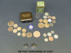 A small cachet of coins, including Victorian silver VF, George V farthing,
