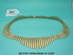 A 9ct gold necklace in the Cleopatra style (51.