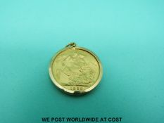 An 1889 gold full sovereign with Sydney mint mark set in a 9ct gold pendant mount (9.