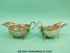 Two hallmarked silver sauce boats (192g)