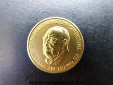 A 22ct gold Commemorative Churchill medal in original case, 1965 (33.9g), no.