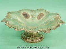 An Edward VII hallmarked silver tazza with pierced and embossed decoration, diameter 24cm,