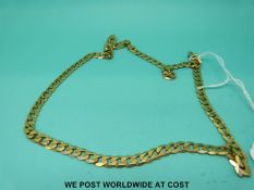 A 9ct gold curb link necklace (22.