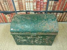 A dome topped metal trunk (H47xL67xW43cm)