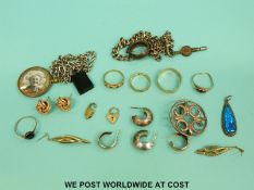 A collection of 9ct gold,