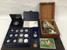 A Westminster 5 oz silver proof coin : Elizabeth II 25 Dollars Cook Islands 2008, cased,