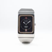 A RARE GENTLEMAN'S STAINLESS STEEL OMEGA MEGAQUARTZ 2400 CONSTELLATION BRACELET WATCH CIRCA 1974,