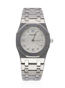 A LADIES STAINLESS STEEL AUDEMARS PIGUET ROYAL OAK BRACELET WATCH CIRCA 2004  D: Silver guilloche