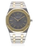 A GENTLEMAN'S STEEL & GOLD AUDEMARS PIGUET ROYAL OAK BRACELET WATCH CIRCA 1990s D: Grey 