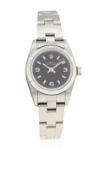 A LADIES STAINLESS STEEL ROLEX OYSTER PERPETUAL BRACELET WATCH CIRCA 2000, REF. 76030 D: Black 
