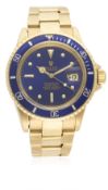 A VERY RARE GENTLEMAN'S 18K SOLID GOLD ROLEX OYSTER PERPETUAL DATE SUBMARINER BRACELET WATCH CIRCA
