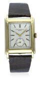 A RARE GENTLEMAN'S 18K SOLID GOLD PATEK PHILIPPE GONDOLO WRIST WATCH CIRCA 1940 D: Silver dial