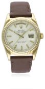 A GENTLEMAN'S 18K SOLID GOLD ROLEX OYSTER PERPETUAL DAY DATE WRIST WATCH CIRCA 1990, REF. 18238 D: