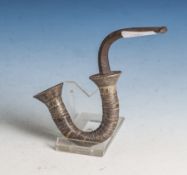 Opiumpfeife, wohl Indien 19. Jahrh., Silber/Silberdraht, Horn.