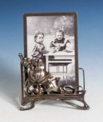Kleiner Standbilderrahmen, Jugendstil, um 1900, Zinn, floral durchbrochen gearbeitet, dasBild zum