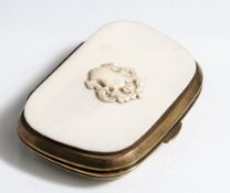 Portemonnaie, Wandung mit Bein-Beschlag, wohl um 1900, die Vorderseite mit aufgelegter,