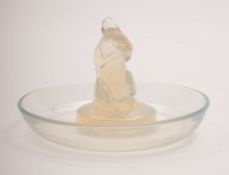 A Lalique cendrier 'Souris': the circular mildly opalescent body moulded with a mouse,