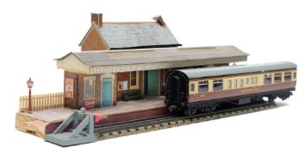 A collection of Hornby Dublo railway:,