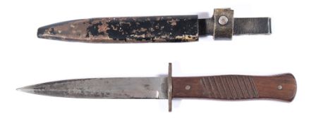 A WWI German fighting knife, standard pattern by Gottlieb:,