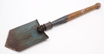 A German trenching tool:,