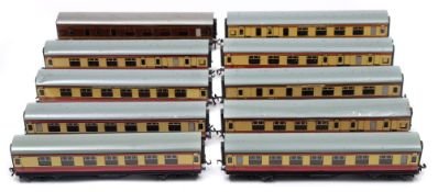 A group of ten Hornby Dublo passenger coaches:,