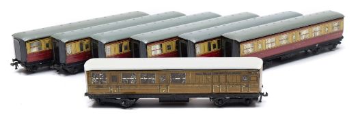 A group of seven Hornby Dublo passenger coaches:,