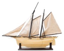 A late 19th /early 20th century pond yacht:,