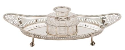 An Edward VII silver inkstand, maker Goldsmiths and Silversmiths Co Ltd, London,