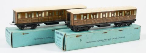 Two Hornby Dublo LNER 'Corridor Coach D1' carriages in original boxes:.