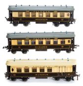 Three Hornby No 2 Special Pullman Coach Composite carriages, 'Alberta', 'Loraine' and 'Iolanthe':.