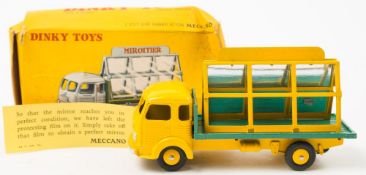 A French Dinky 33C Miroitier Simca Cargo:, yellow cab and chassis with rigid hubs, in original box.