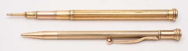 A 9ct gold propelling pencil, maker S J Rose & Son, Birmingham 1958:, 15.
