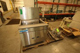 Pitco Frialator S/S Donut Machine, Model 34P-S, S/N G01FD015624, Natural Gas, 110,000 BTU