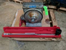 Flotronic One-Nut S/S Diaphragm Pump, Series 710, Reference #A296CTT6SNPT0 with Stanley Proto 140-