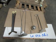 One lot 9 pieces utensils (Rigging and loading fees included in the selling price)(Located in