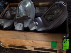 (7) Flood Lights (NOTE: 4 with Broken Front Glass) EUR 25.00 Euro Rigging & Loading Fee.