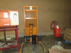 Rol-Lift Floor Lift 2000 Pound Capacity, Battery Operated Hydraulic Lift, Model #M2420855MD36,