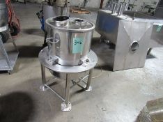 Eagle Custom Stainless Steel Tank T-304 Stainless Steel Alloy, on a stand, with clamp on removable