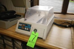 Isomet 1000 Precision Wafering Saw, Cat No. 11-2180, S/N 495-IPS-0123, 85-264 Volts, with Safety